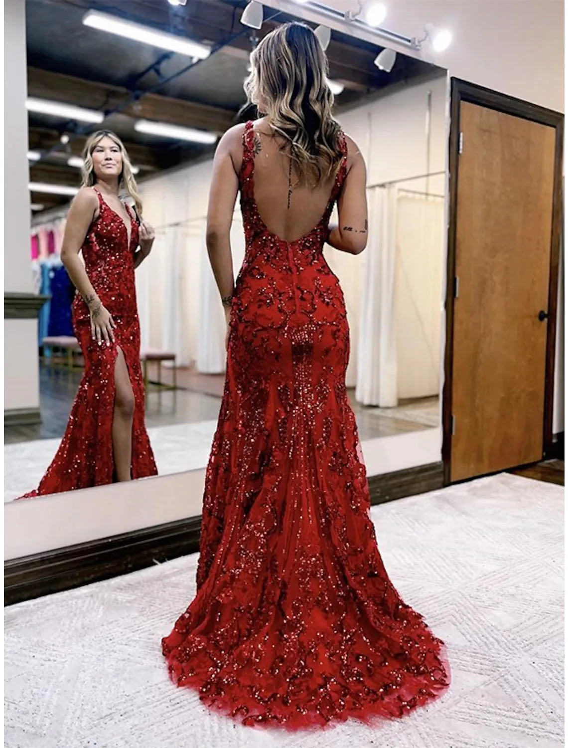 Mermaid / Trumpet Prom Dresses Sparkle & Shine Dress Formal Wedding Party Sweep / Brush Train Sleeveless V Neck Sequined Backless with Sequin