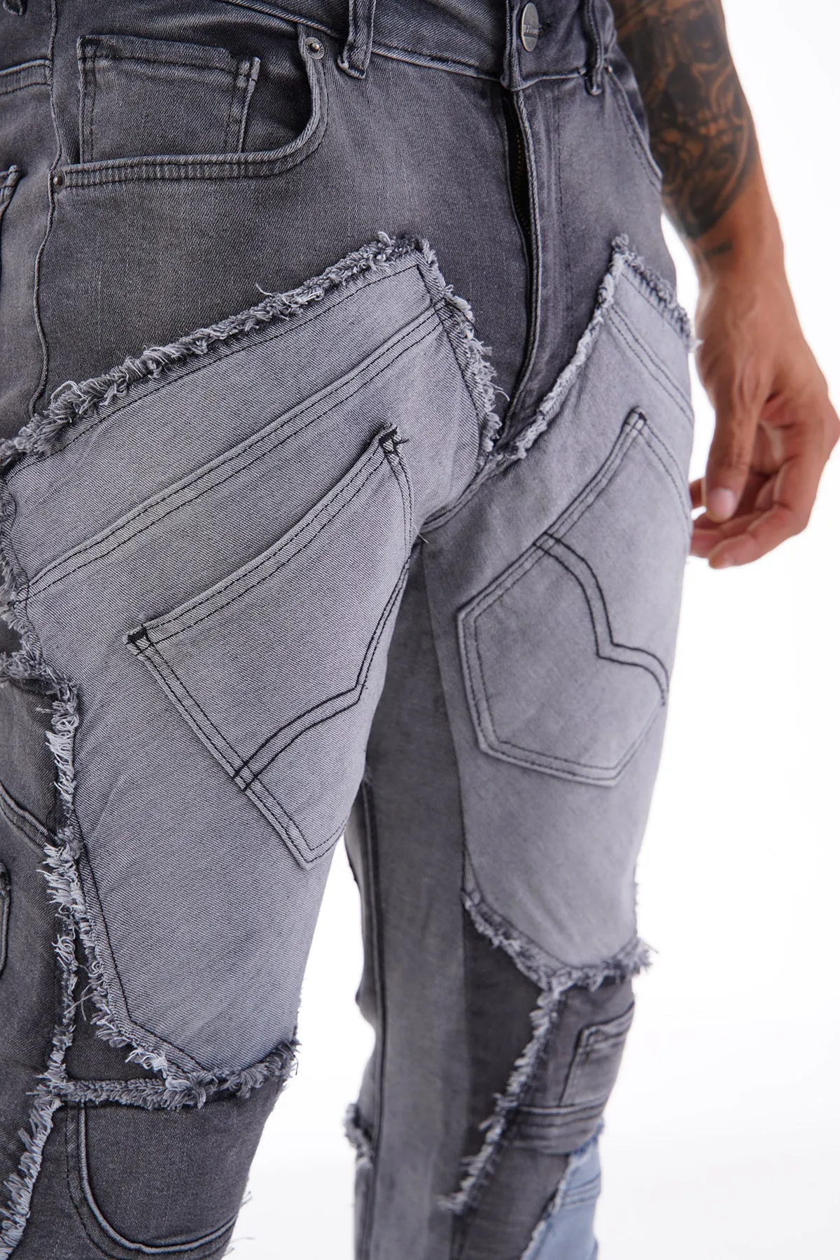 THE MOZARK FLARED JEANS - TRAVELER